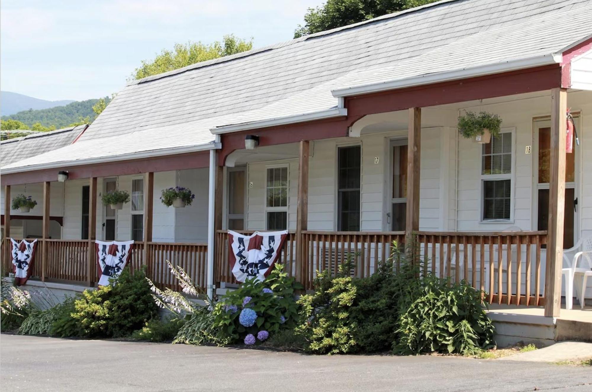 ルーレイ Hillsideモーテル エクステリア 写真